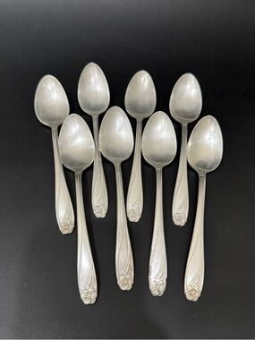 8pcs Vintage 1847 Rogers Bros IS Daffodil Flower Silver-plated 6” Teaspoons